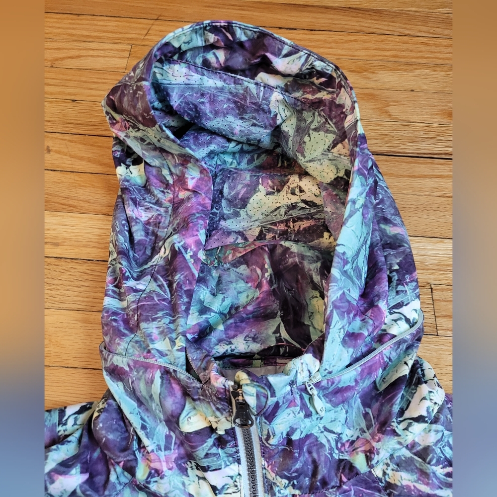 Lululemon Miss Misty Jacket II Water Resistant For Running Size 8 - Picture 8 of 10